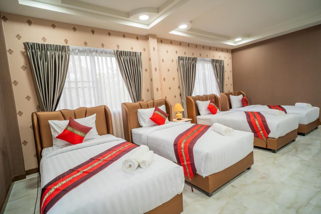 Siri Nakornpink Sha Khách sạn 4*