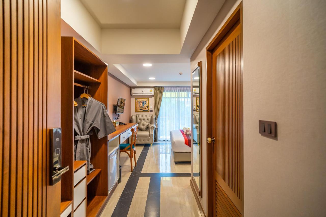 Siri Nakornpink Sha Khách sạn 4*