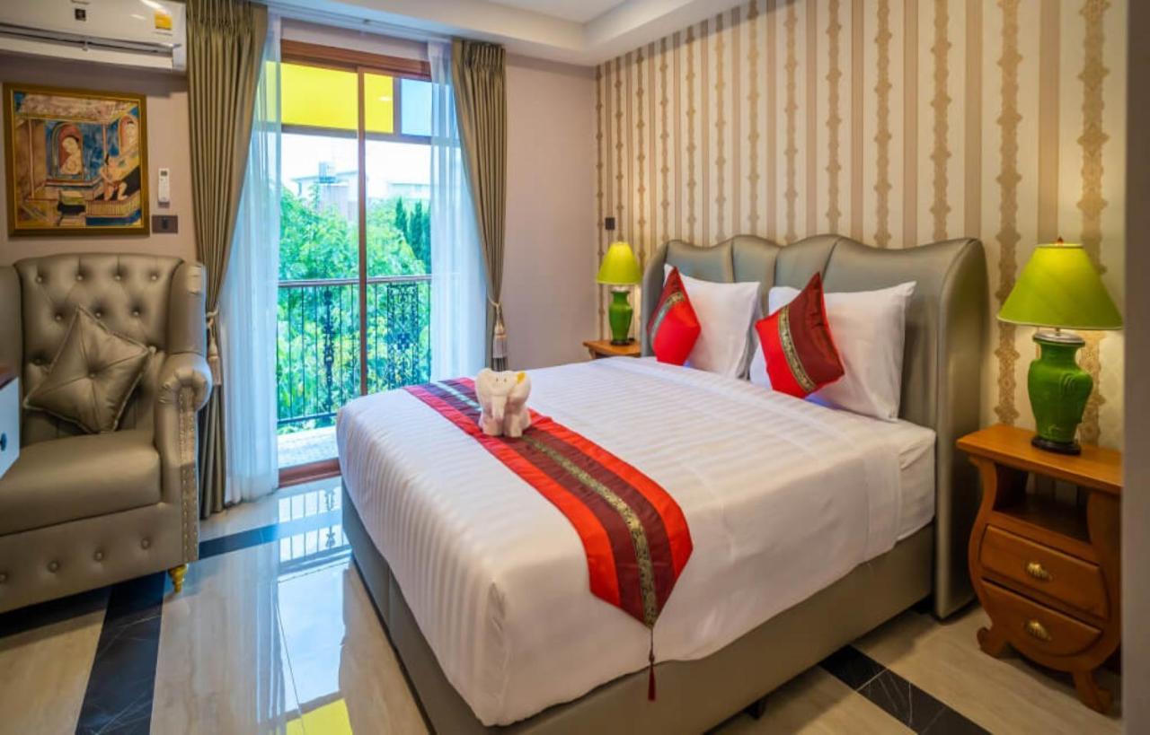 Siri Nakornpink Sha Khách sạn 4*
